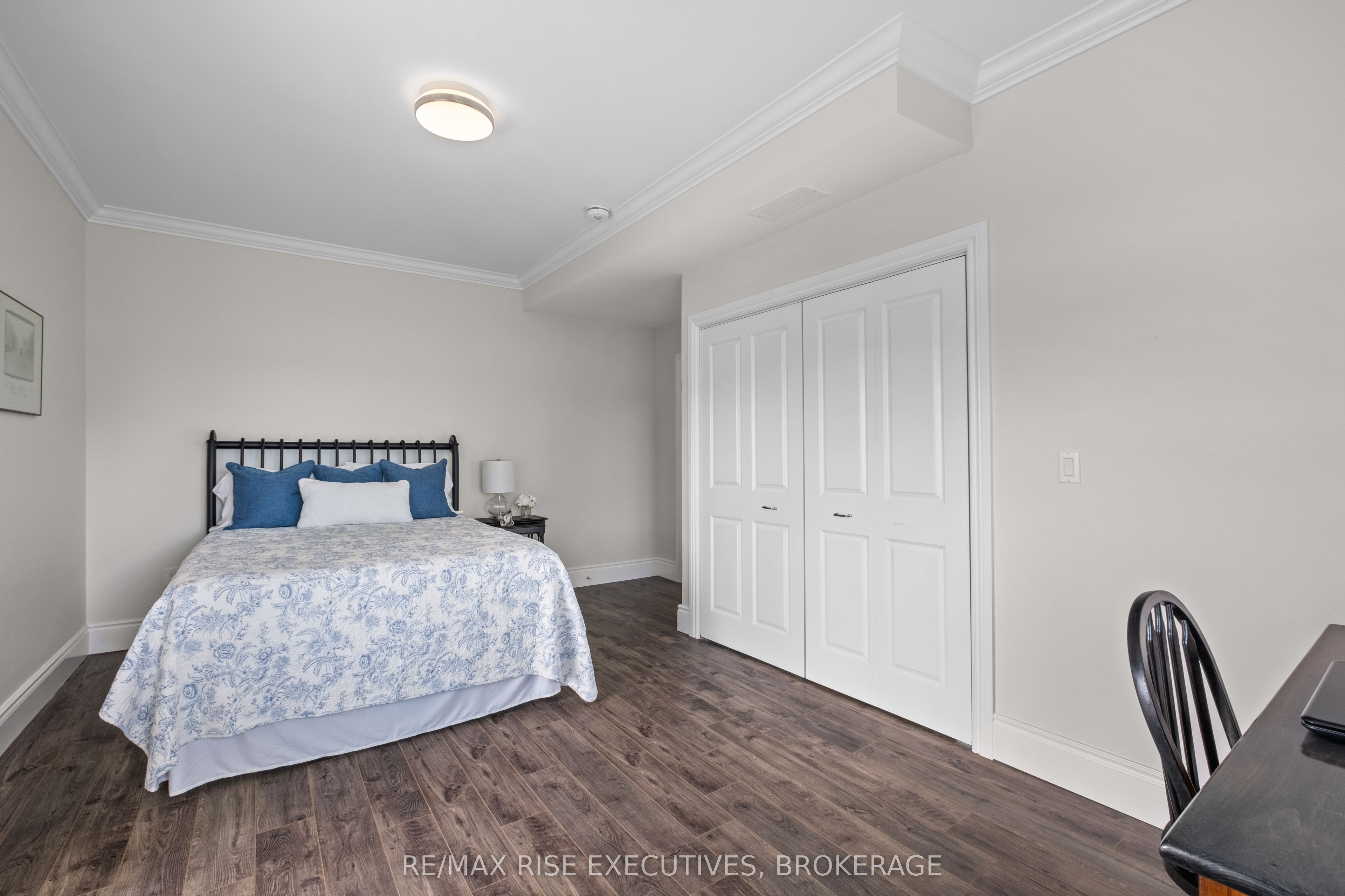 474 Dundas Street Property Photo 44