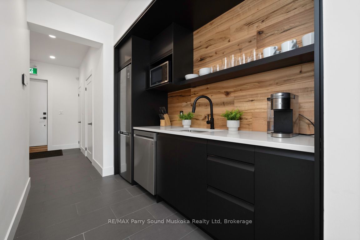 98 James Street Property Photo 8