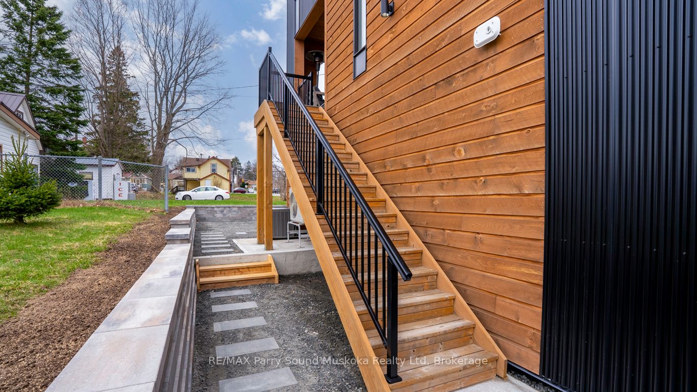 98 James Street Property Photo 10