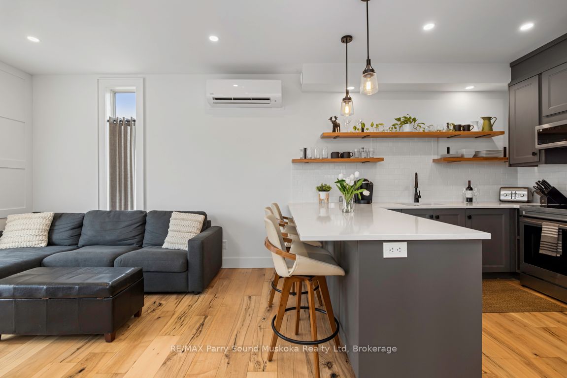 98 James Street Property Photo 16