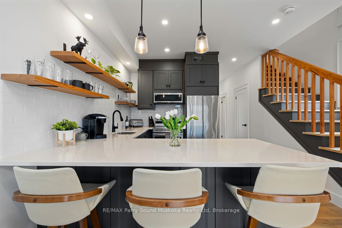 98 James Street Property Photo 23