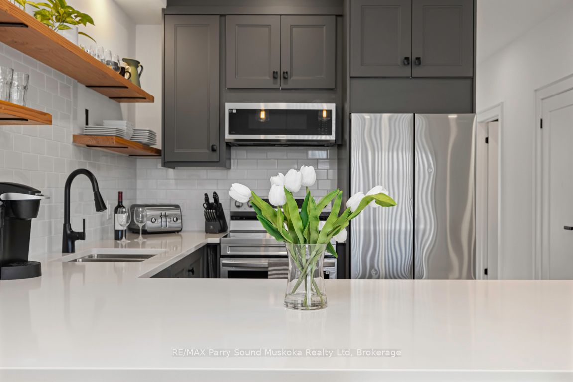 98 James Street Property Photo 24