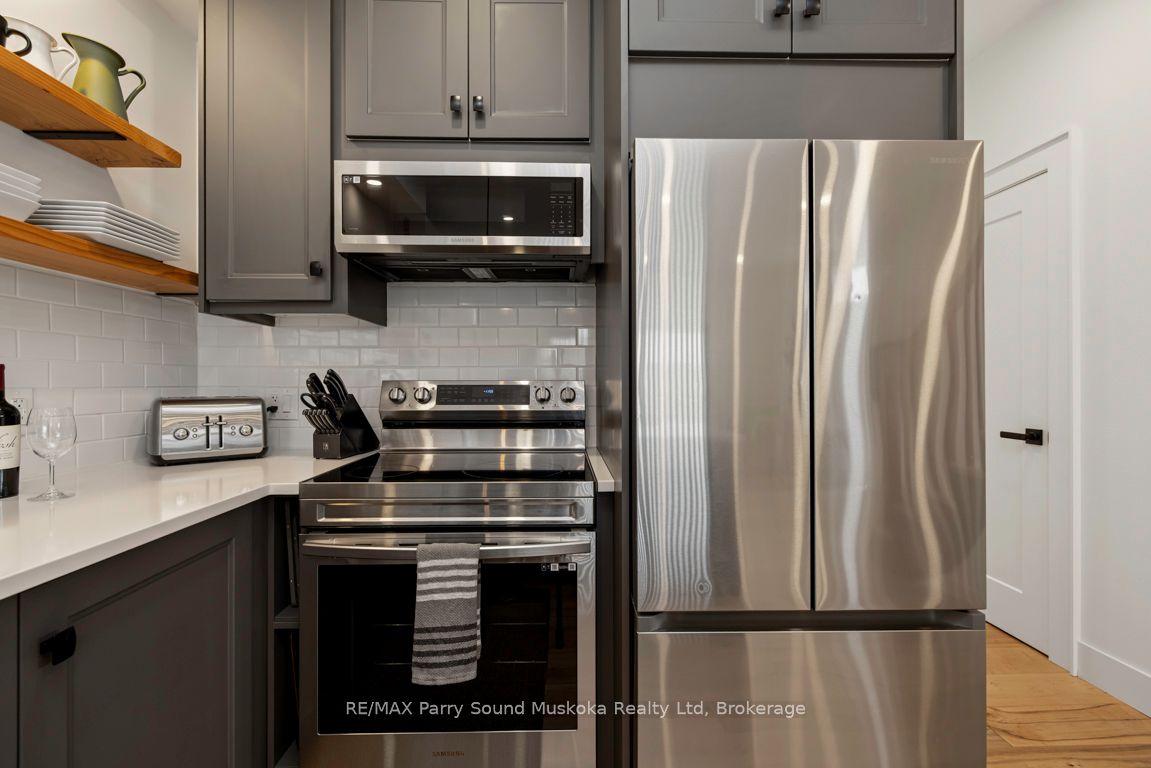98 James Street Property Photo 25