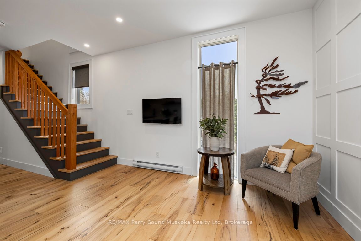 98 James Street Property Photo 27