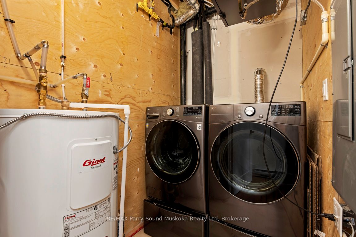 98 James Street Property Photo 40