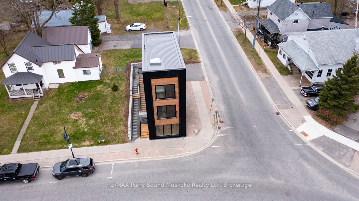 98 James Street Property Photo 46