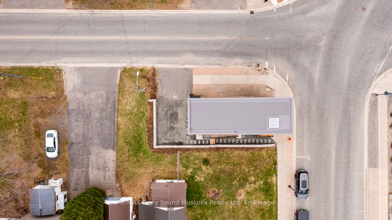 98 James Street Property Photo 47