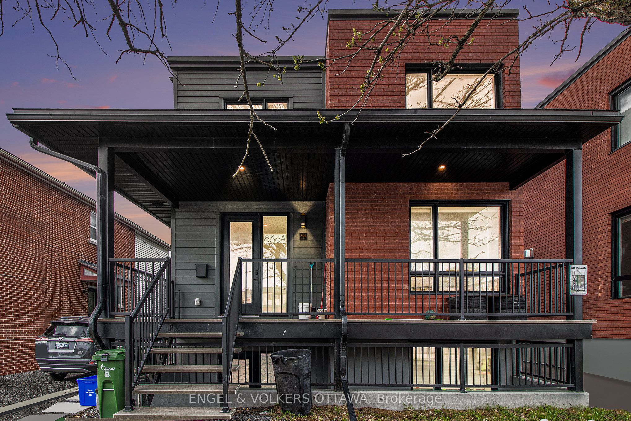 #b - 866 Woodroffe Avenue Property Photo 1