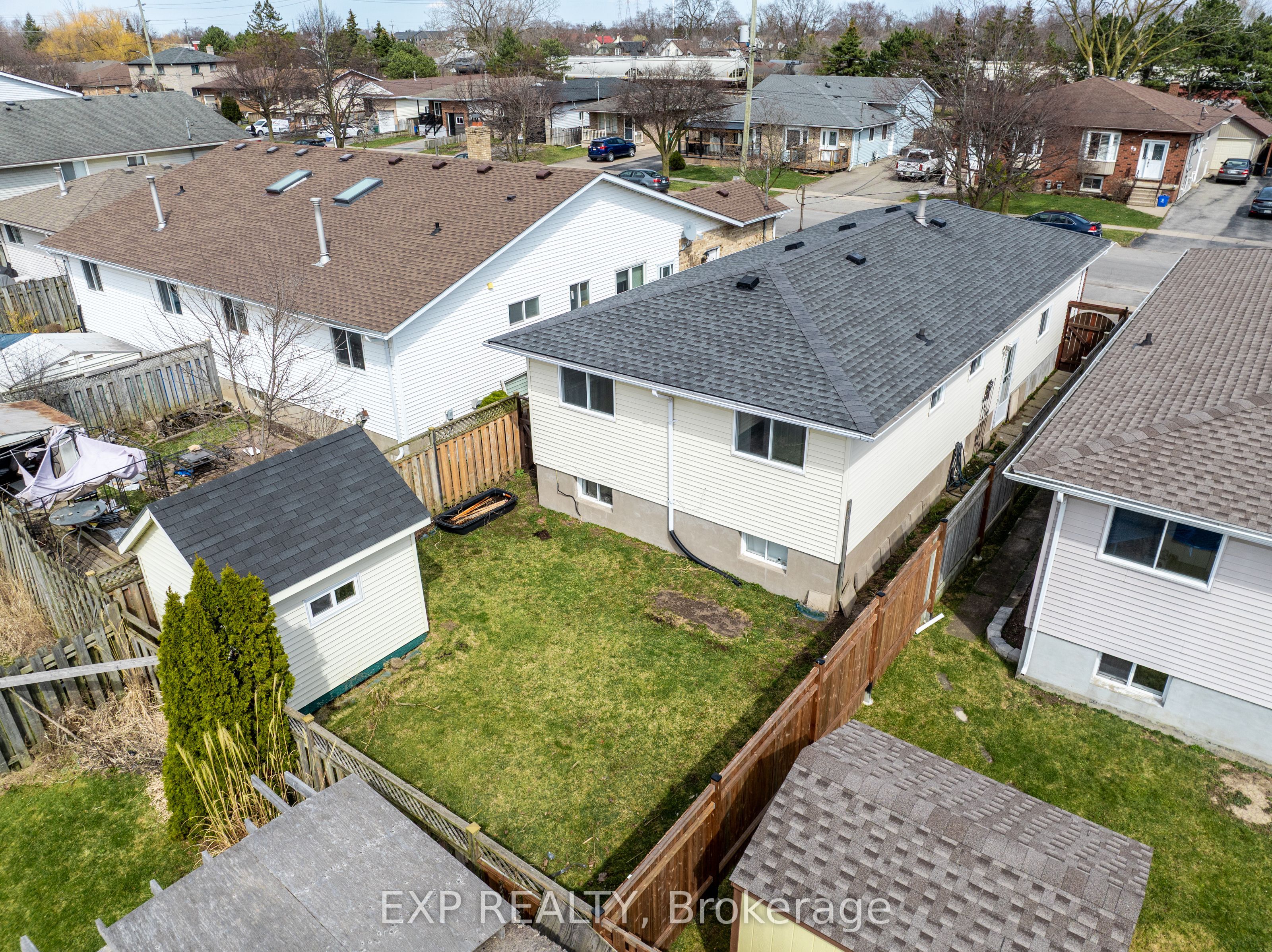 90 Commercial Street Lower Property Photo 2