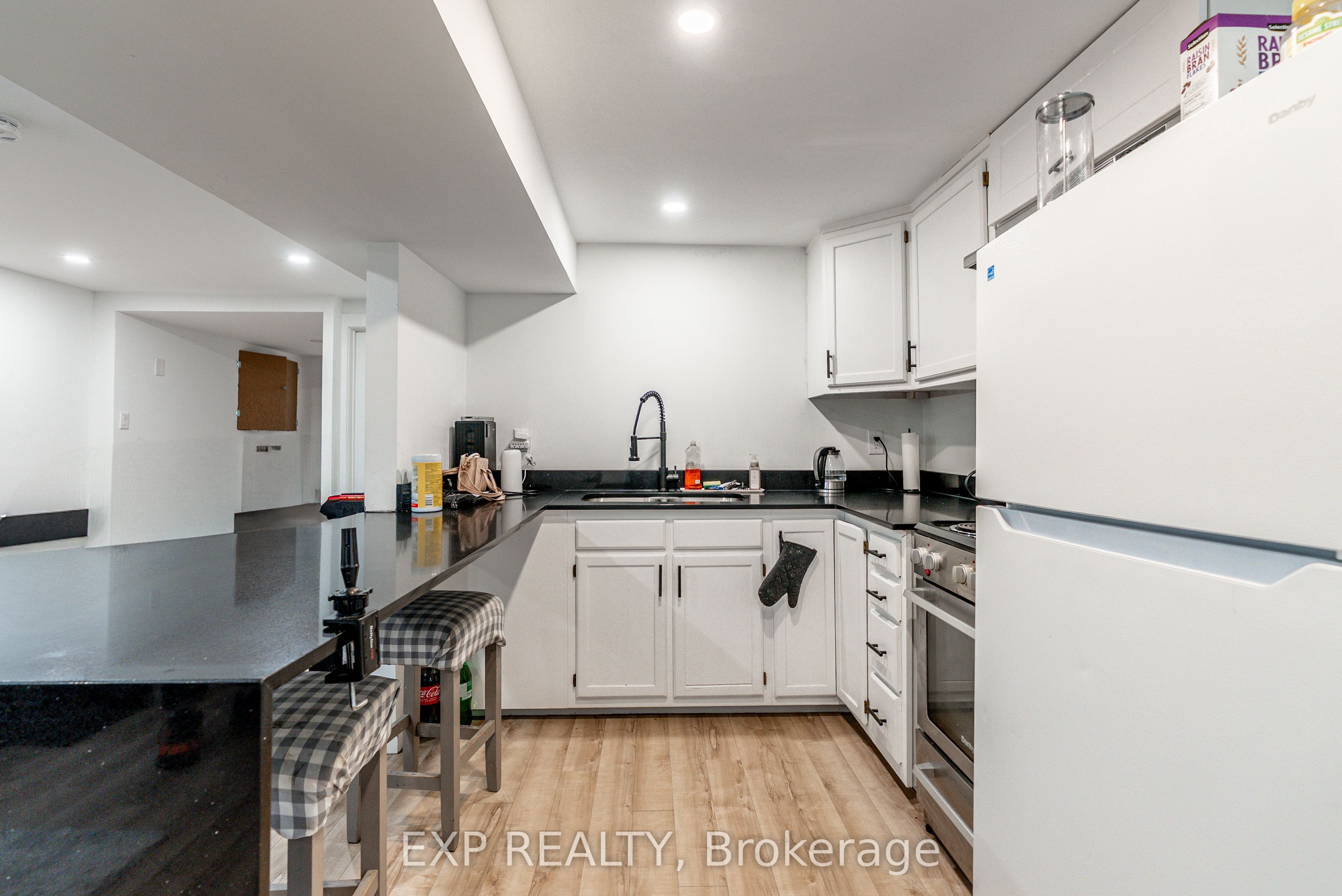 90 Commercial Street Lower Property Photo 6