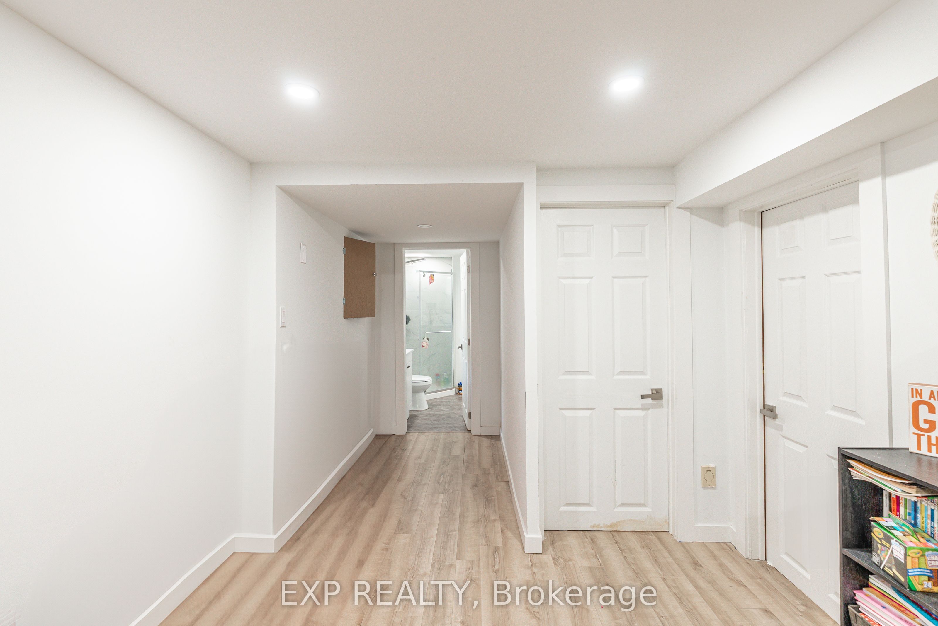 90 Commercial Street Lower Property Photo 11