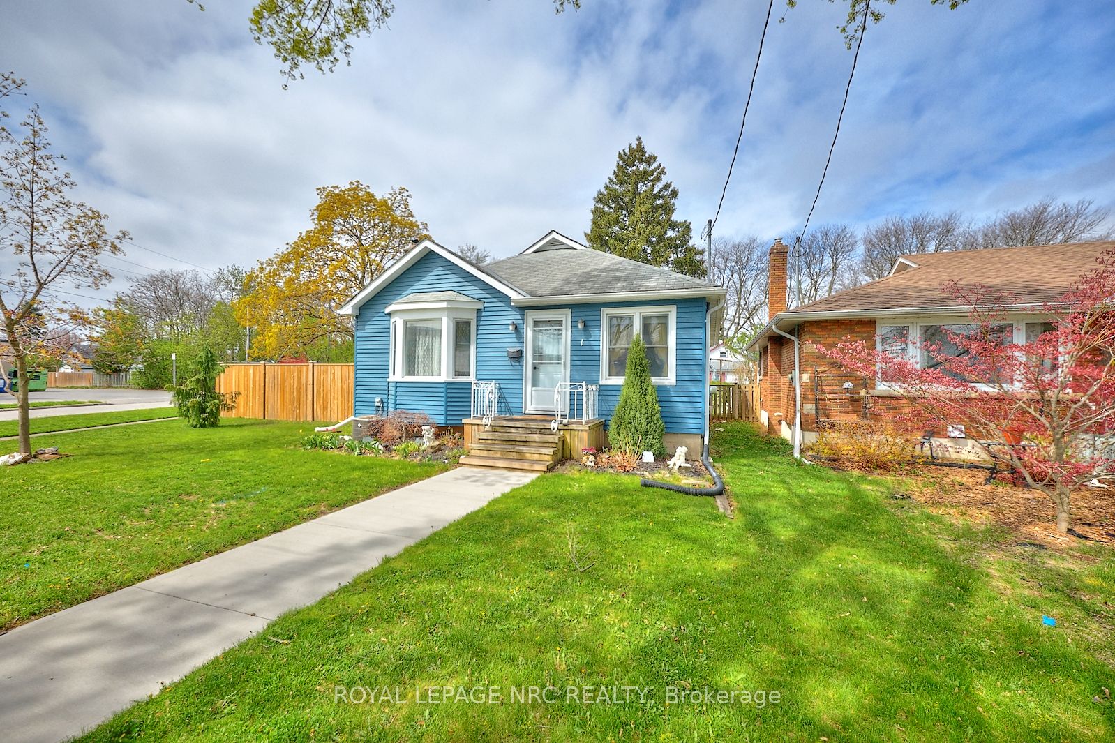 1 Thorndale Ave Property Photo 2