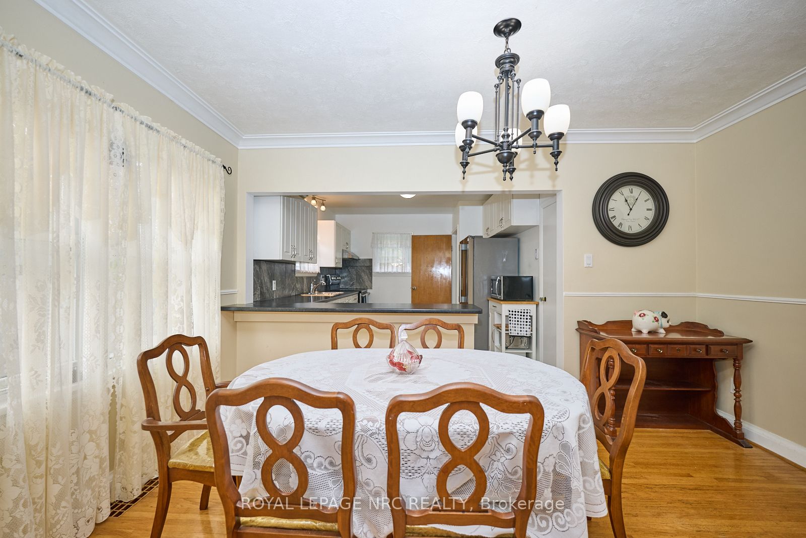1 Thorndale Ave Property Photo 9