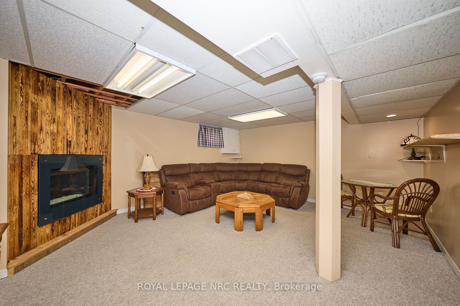 1 Thorndale Ave Property Photo 27