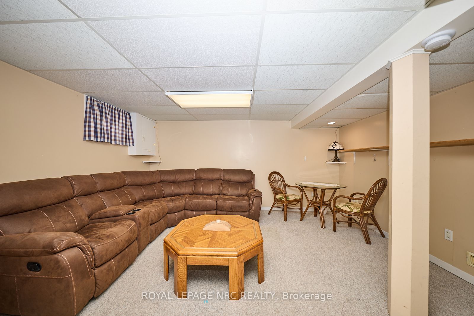 1 Thorndale Ave Property Photo 28