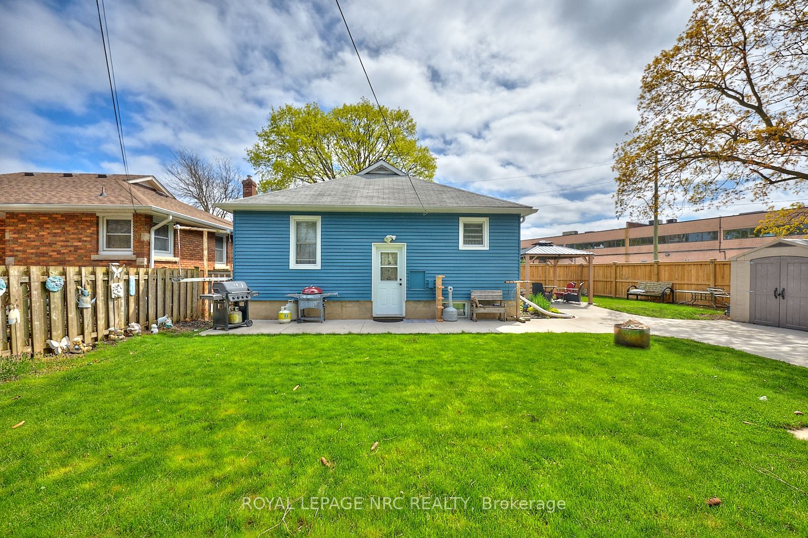 1 Thorndale Ave Property Photo 38