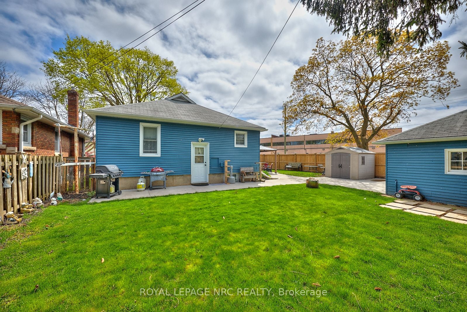 1 Thorndale Ave Property Photo 39