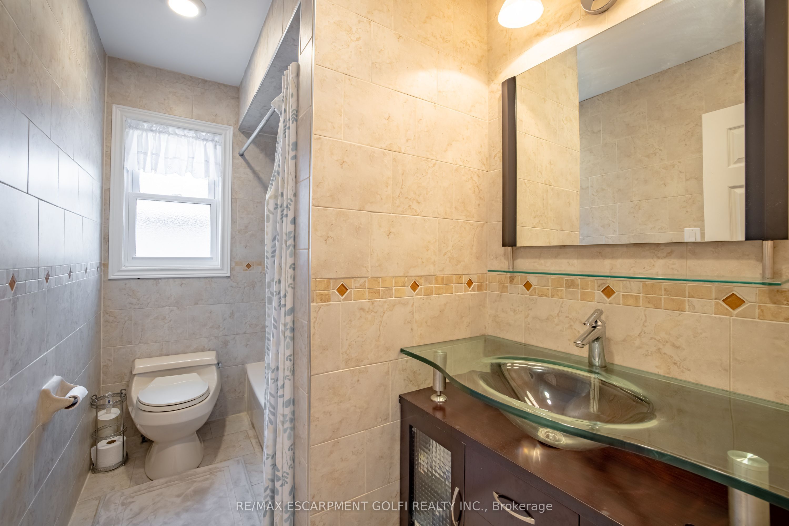 1 Cameron Lane Property Photo 19