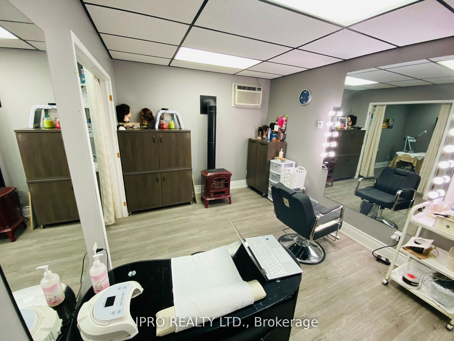 210 Samuelson Street C Property Photo 6