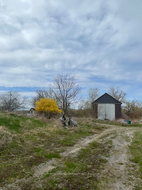 1834 10th Line Property Photo