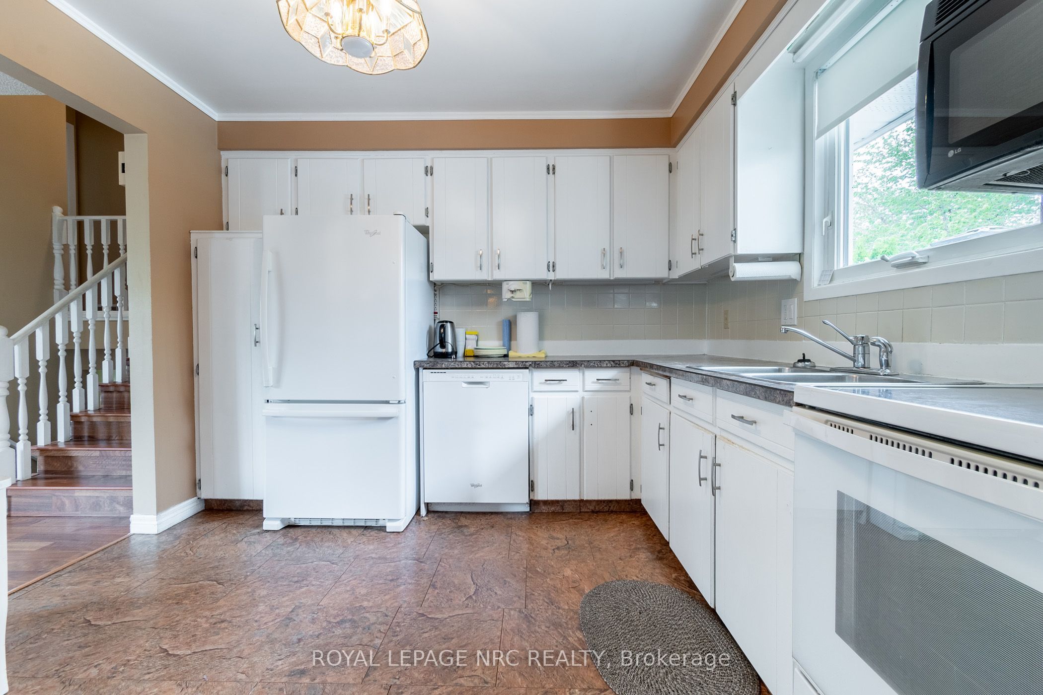7404 Sandy Court Property Photo 9