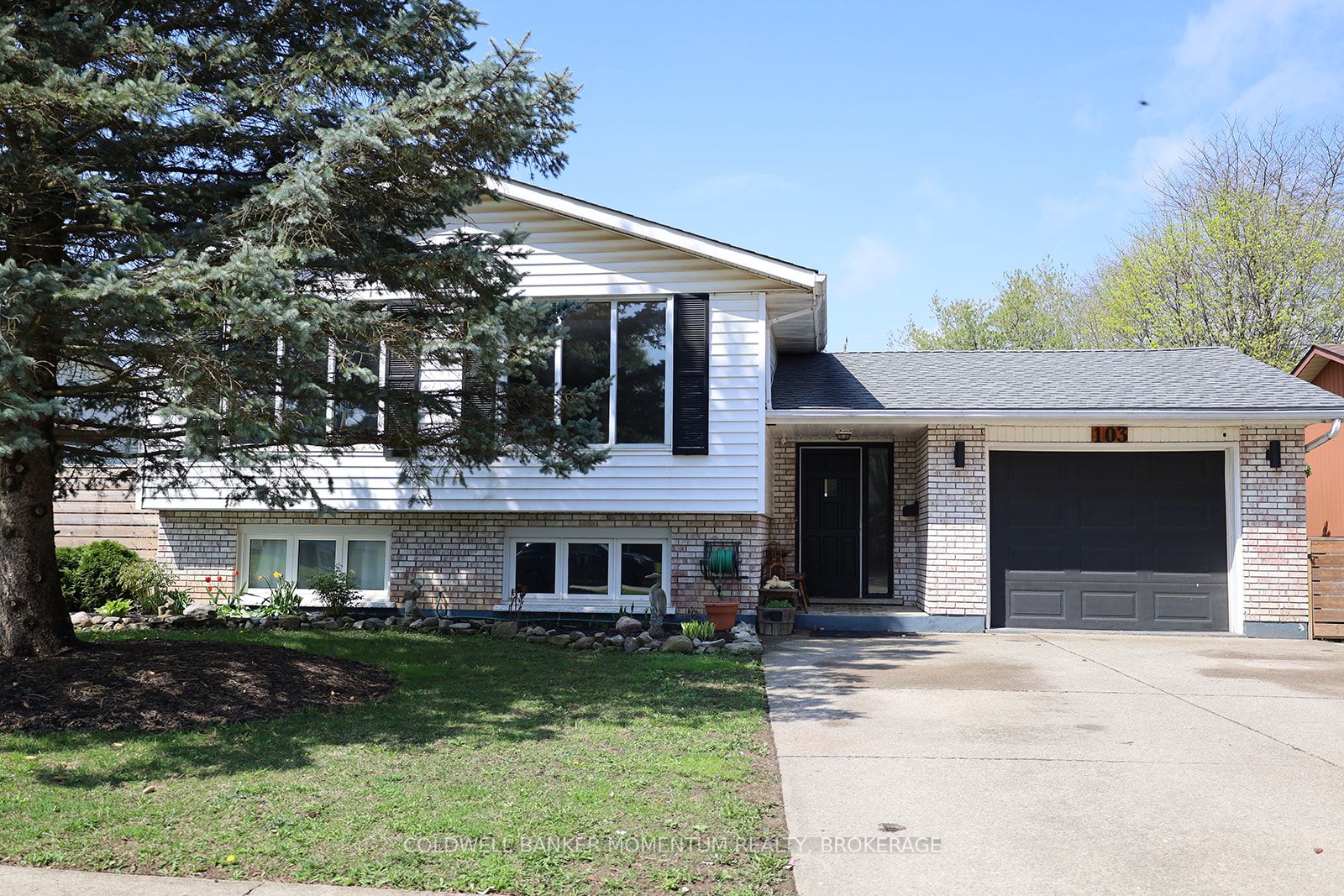 103 Glenayr Place Property Photo 1