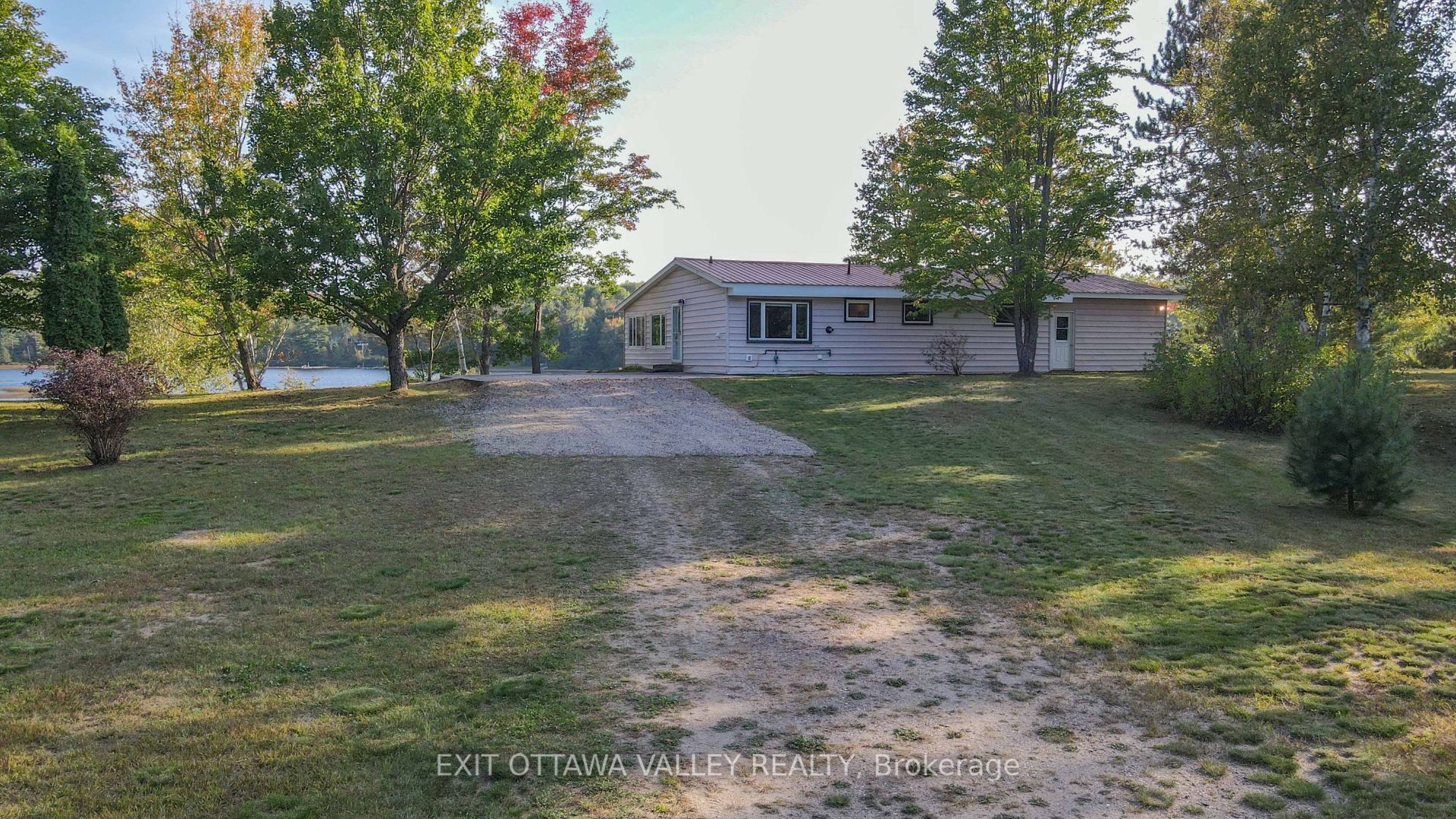 885 Gunns Road Property Photo 3
