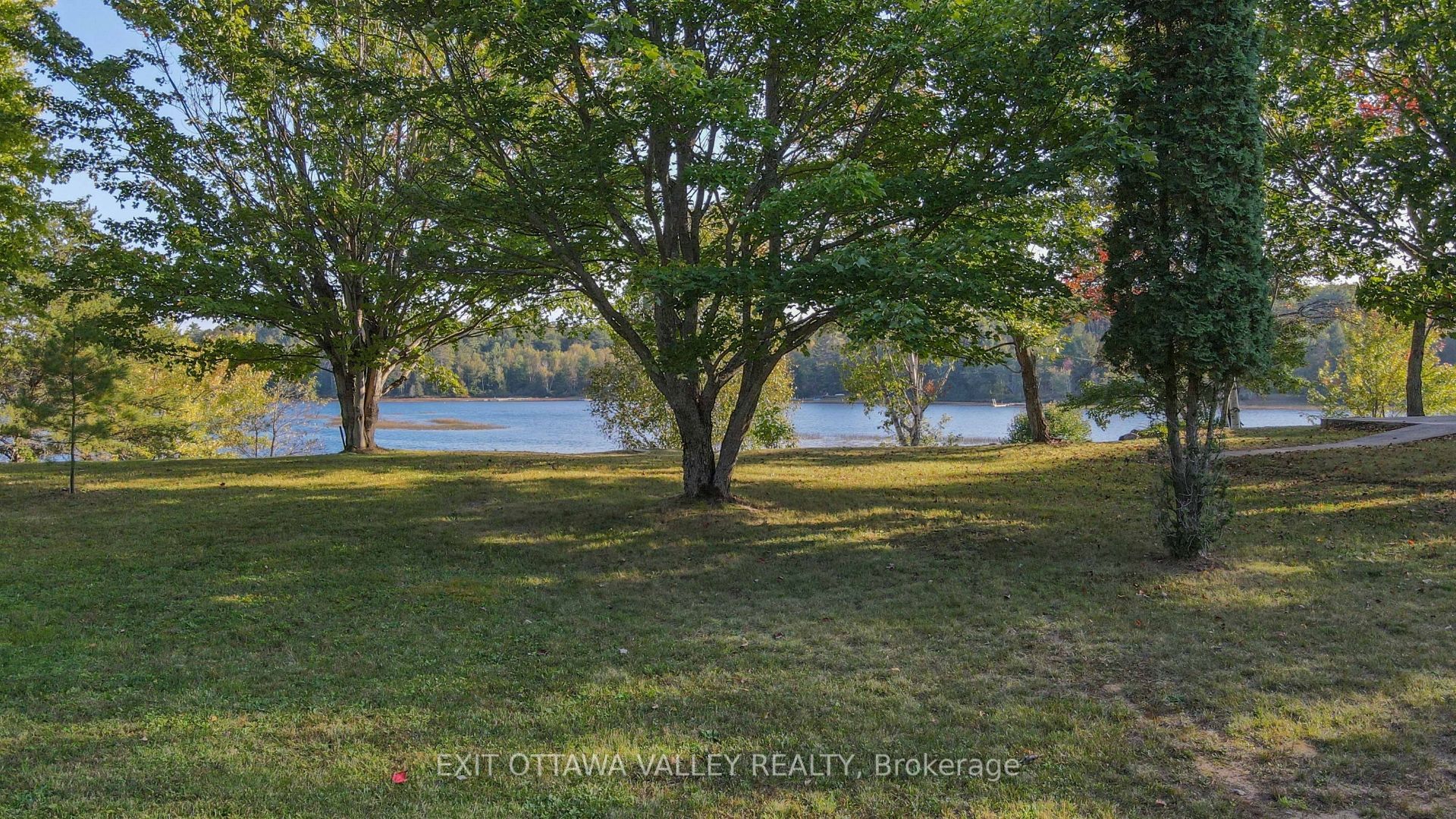 885 Gunns Road Property Photo 4