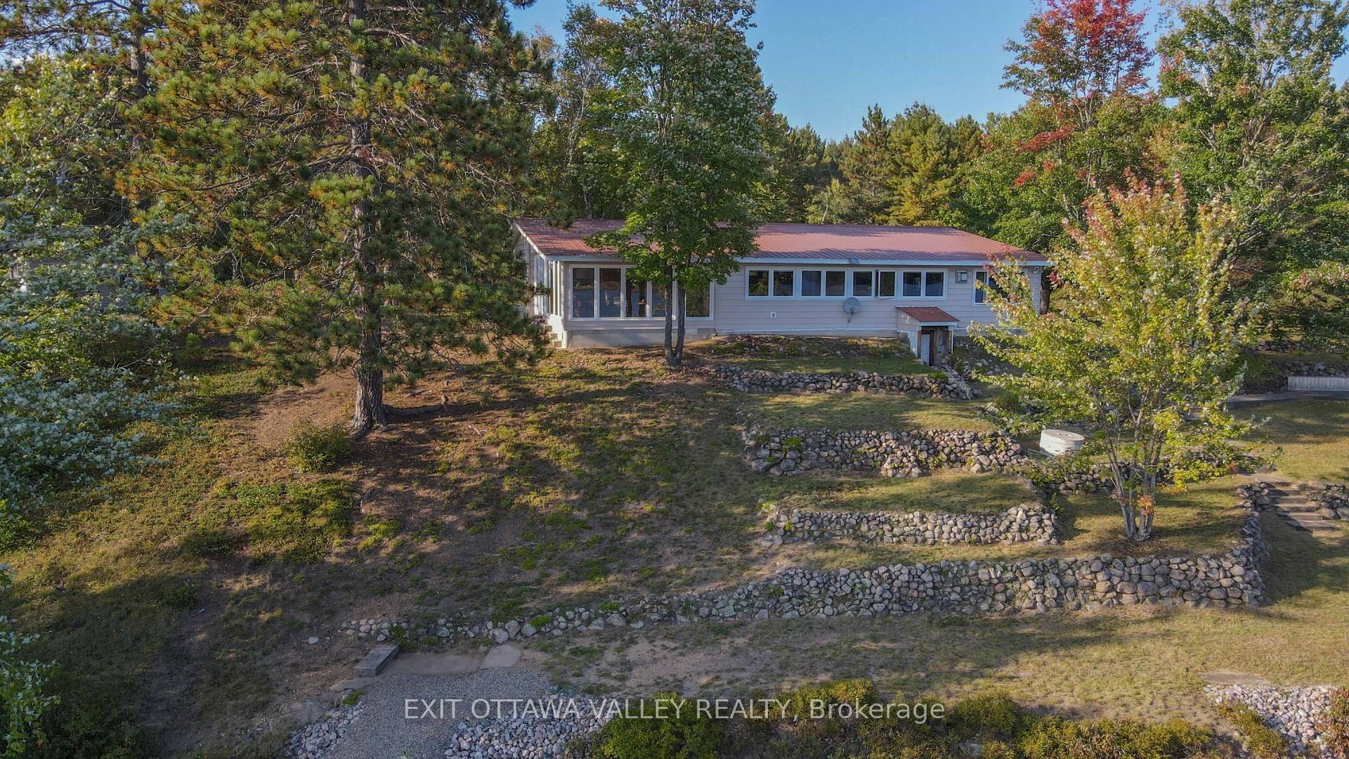 885 Gunns Road Property Photo 5