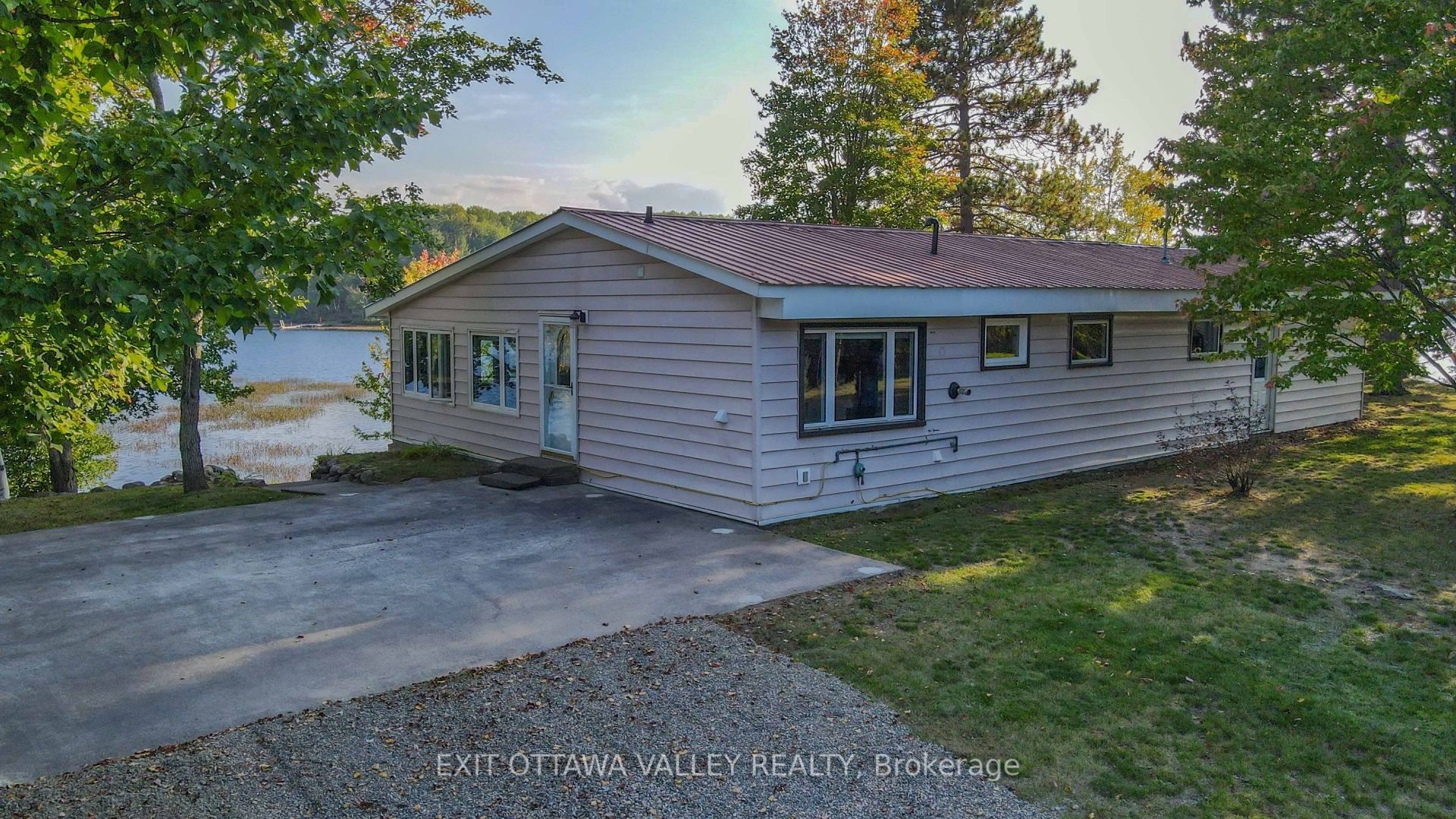 885 Gunns Road Property Photo 16