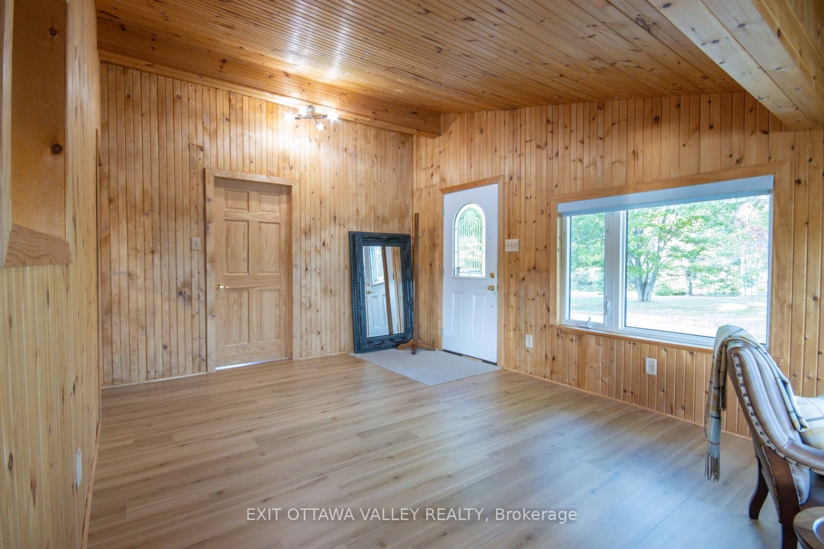 885 Gunns Road Property Photo 17