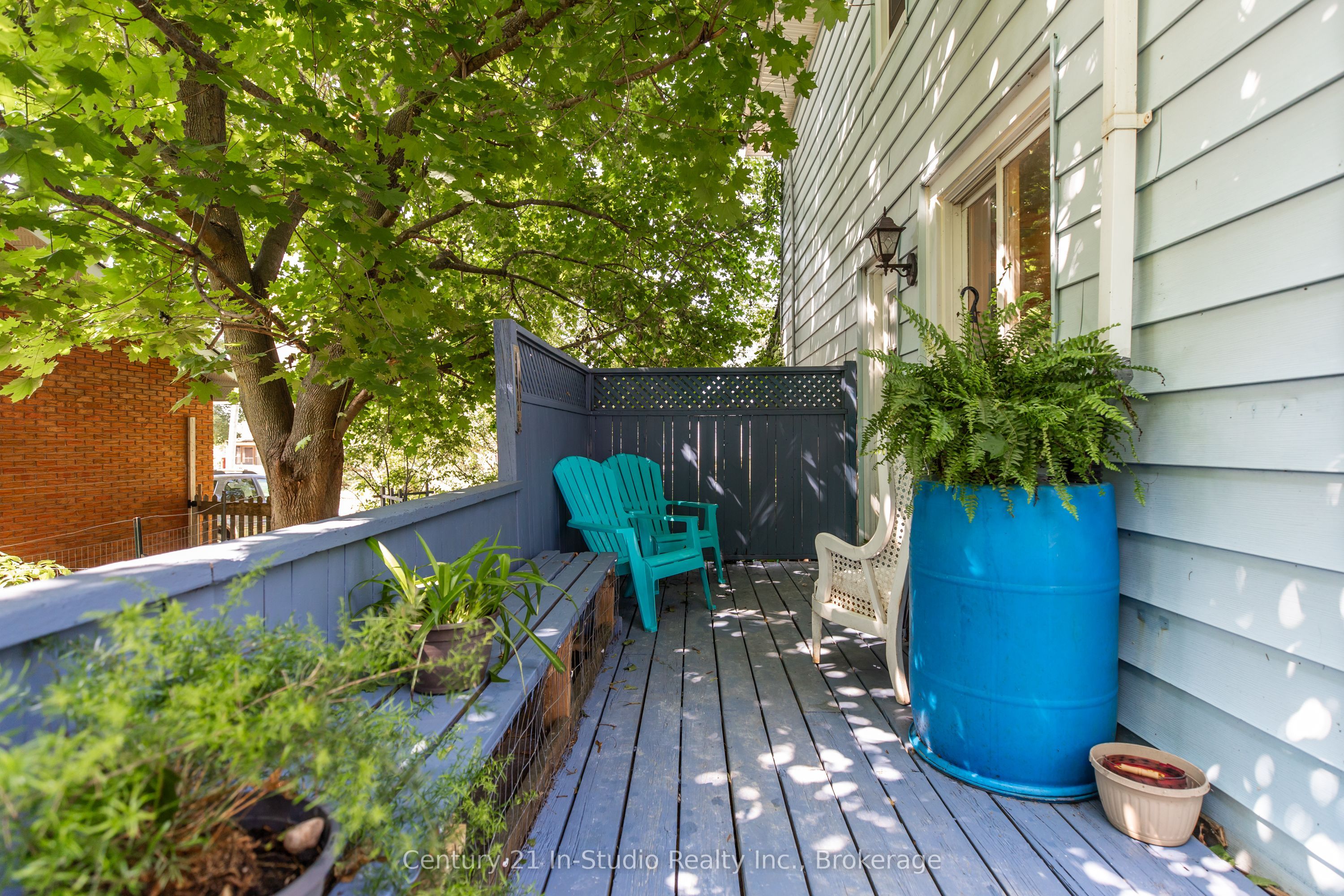 239 N College Street N Property Photo 8