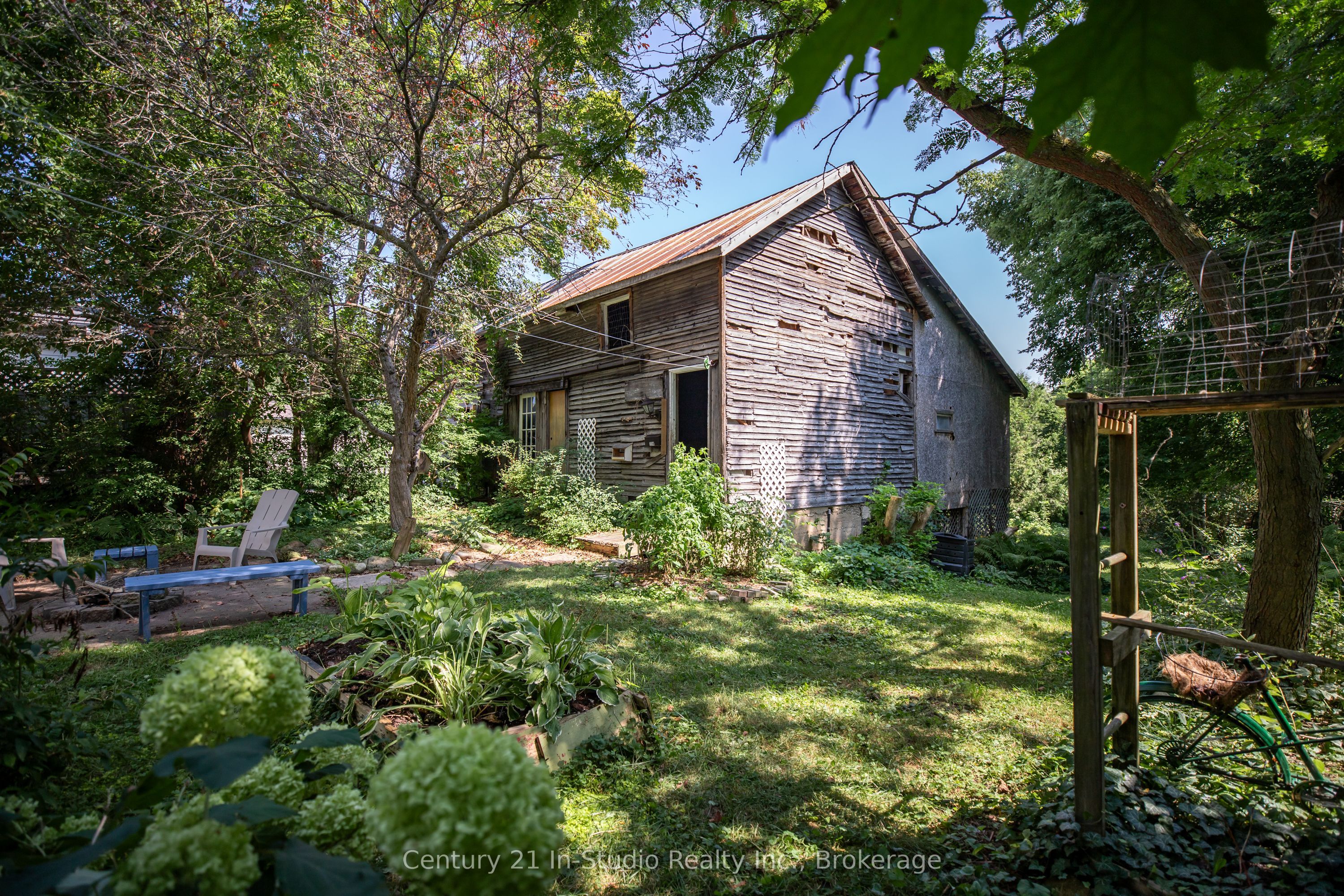 239 N College Street N Property Photo 13