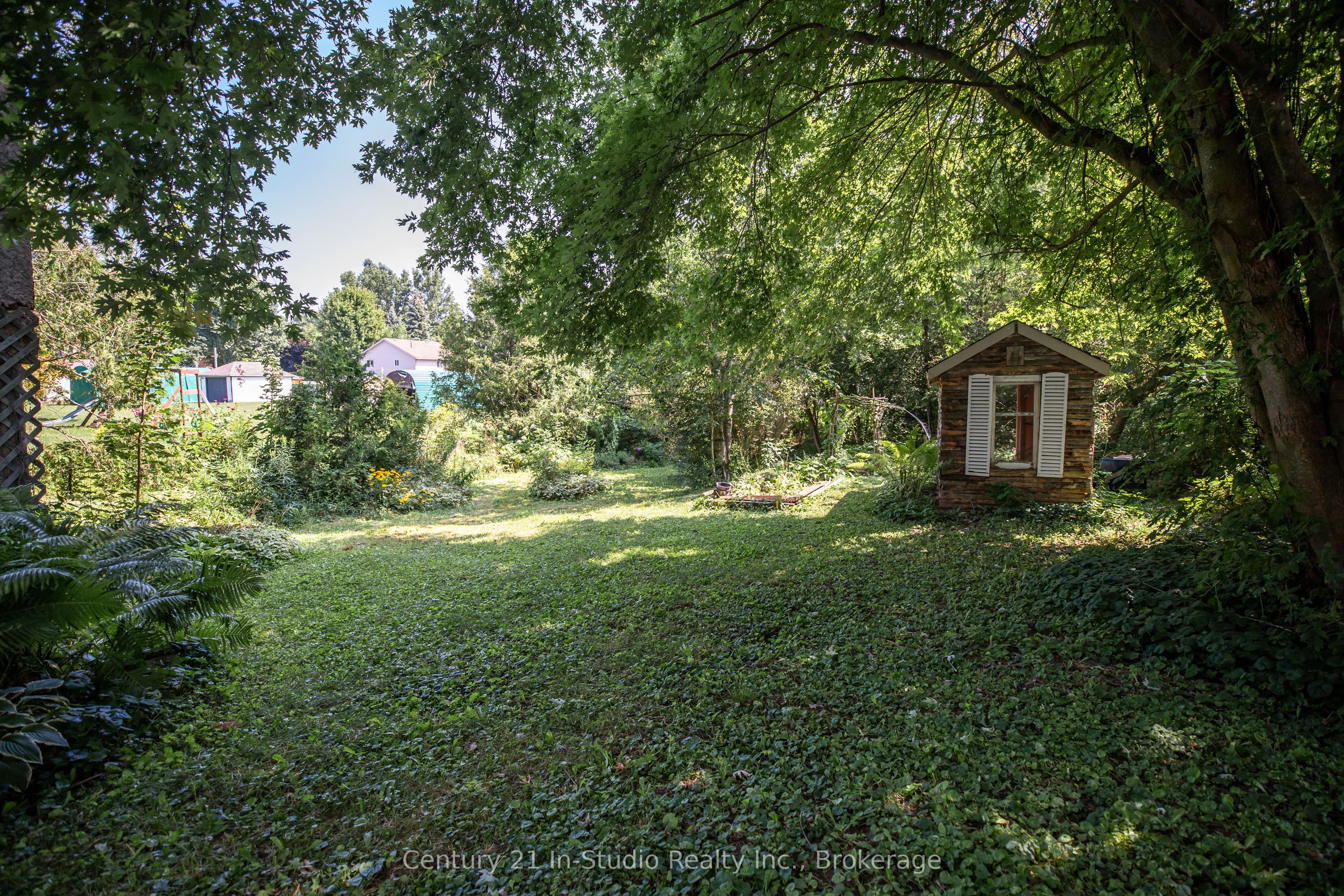 239 N College Street N Property Photo 15