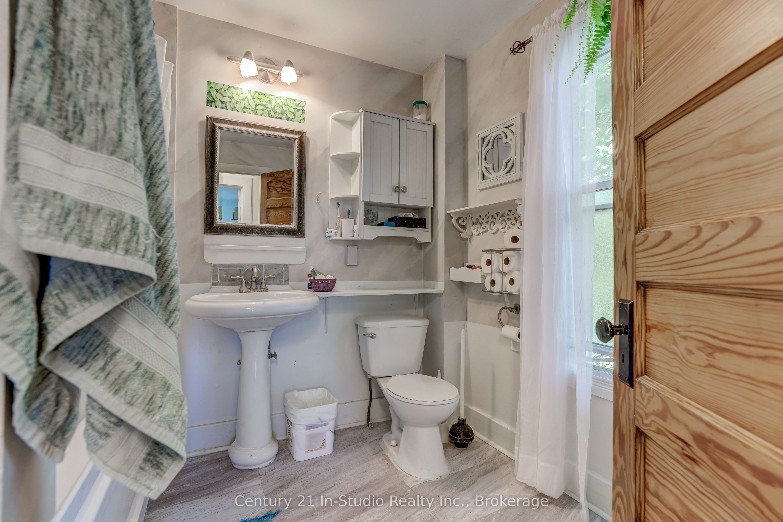 239 N College Street N Property Photo 36