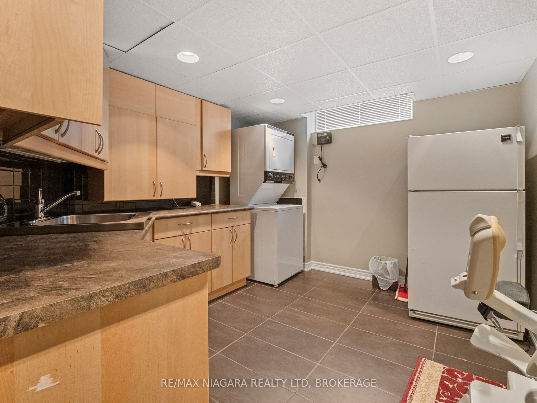 2270 Stonehaven Avenue E Property Photo 19