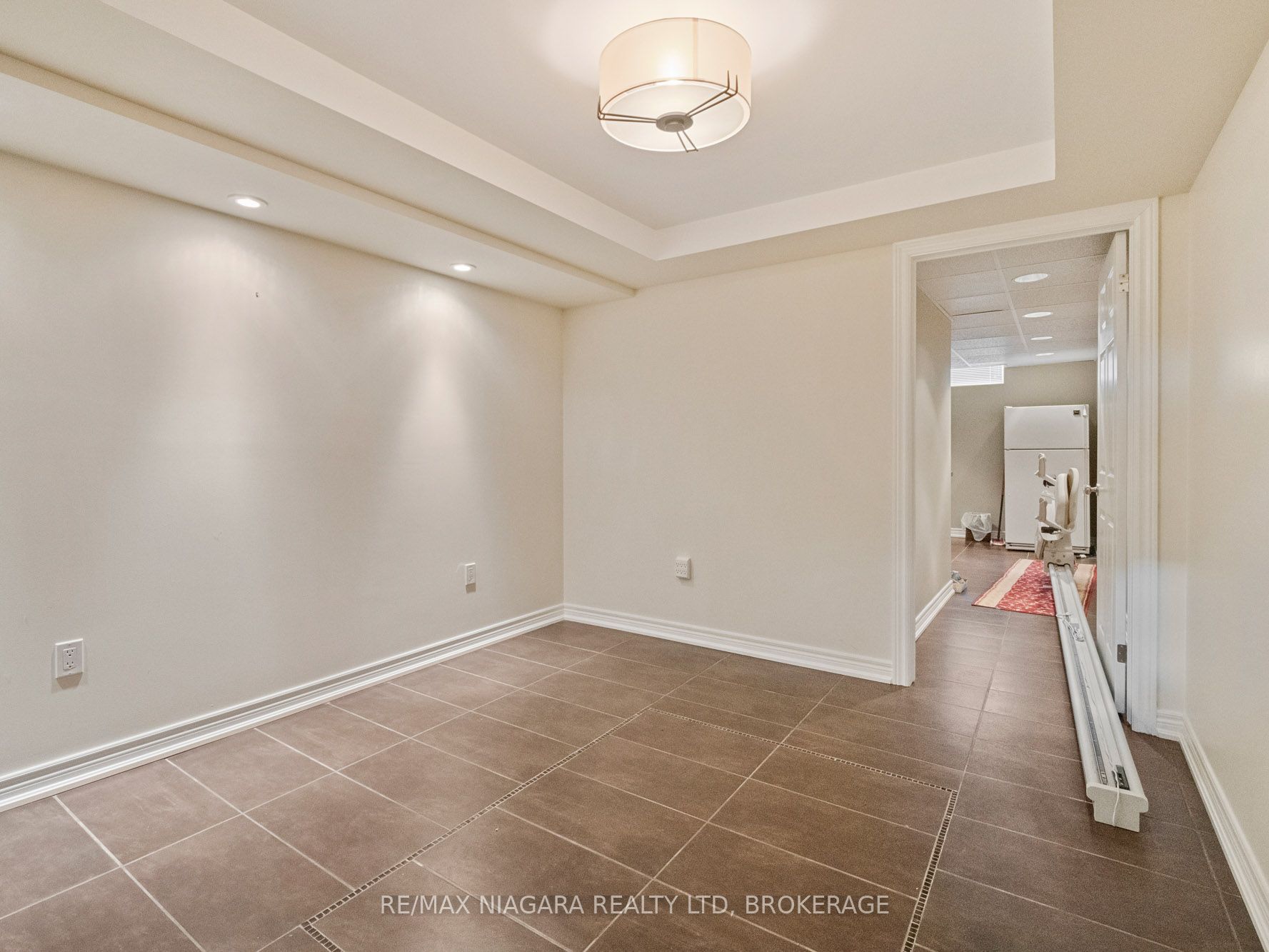 2270 Stonehaven Avenue E Property Photo 20