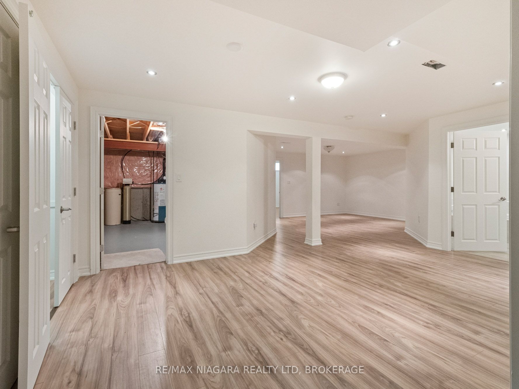 2270 Stonehaven Avenue E Property Photo 22