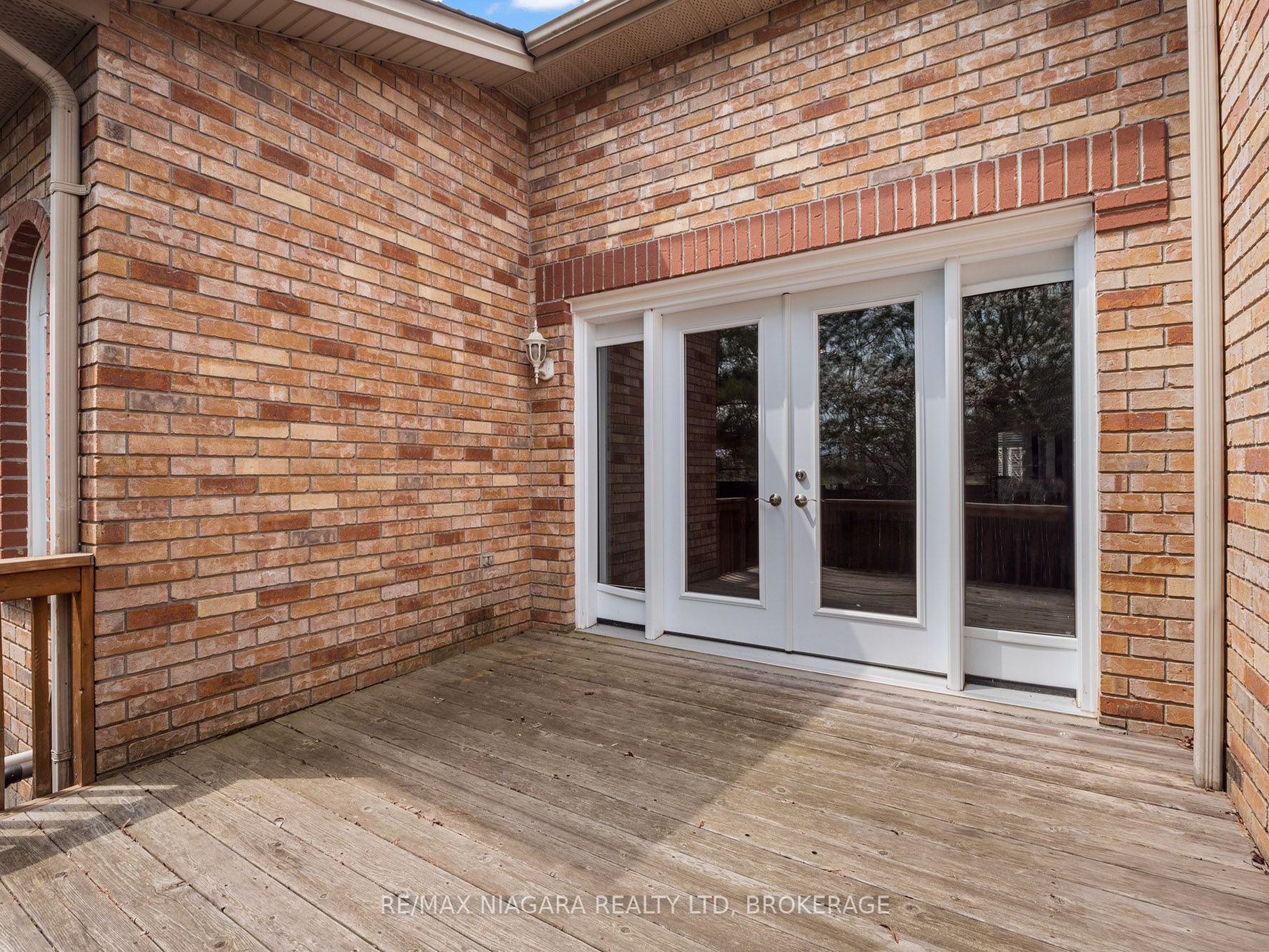 2270 Stonehaven Avenue E Property Photo 32