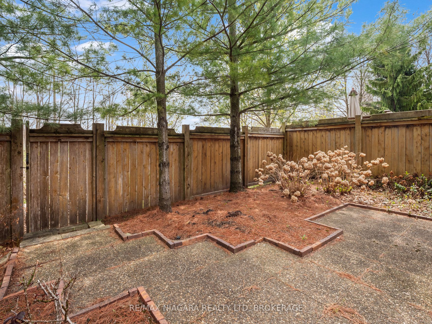 2270 Stonehaven Avenue E Property Photo 35