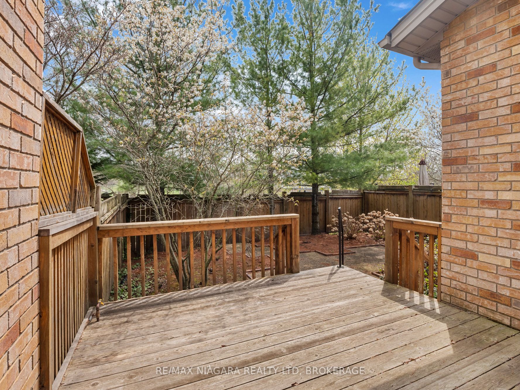 2270 Stonehaven Avenue E Property Photo 36
