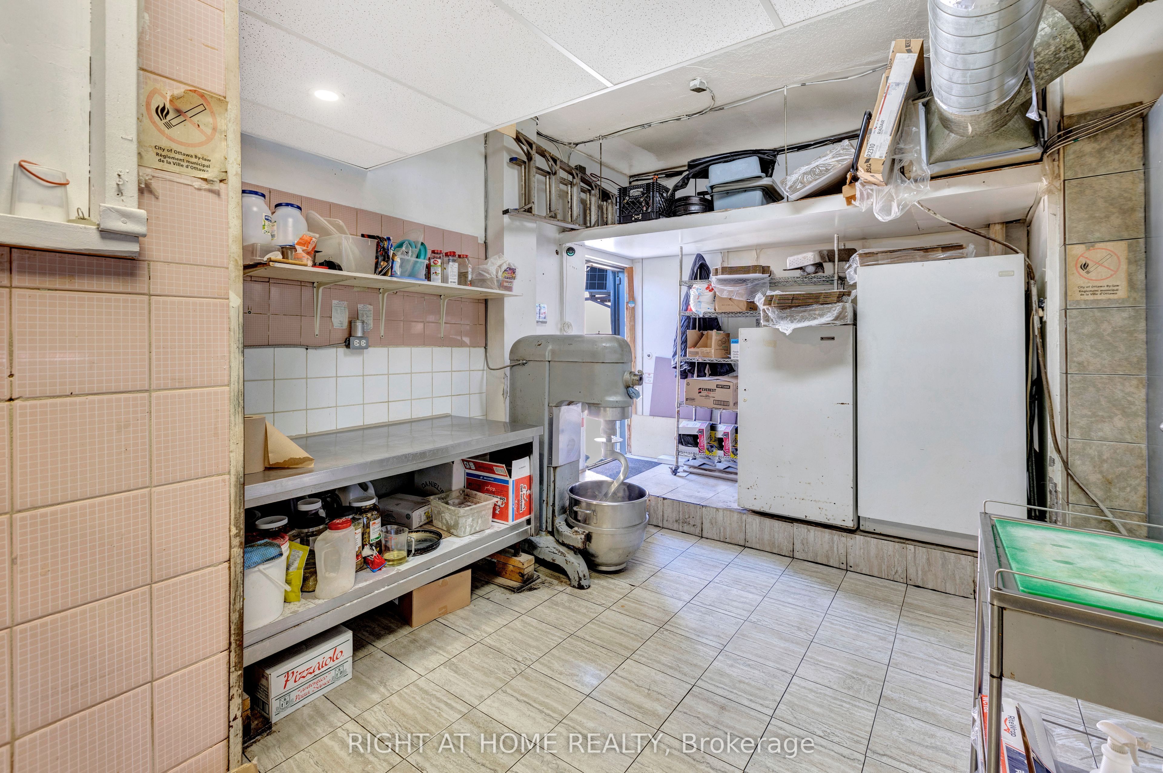 1012 Merivale Road Property Photo 9