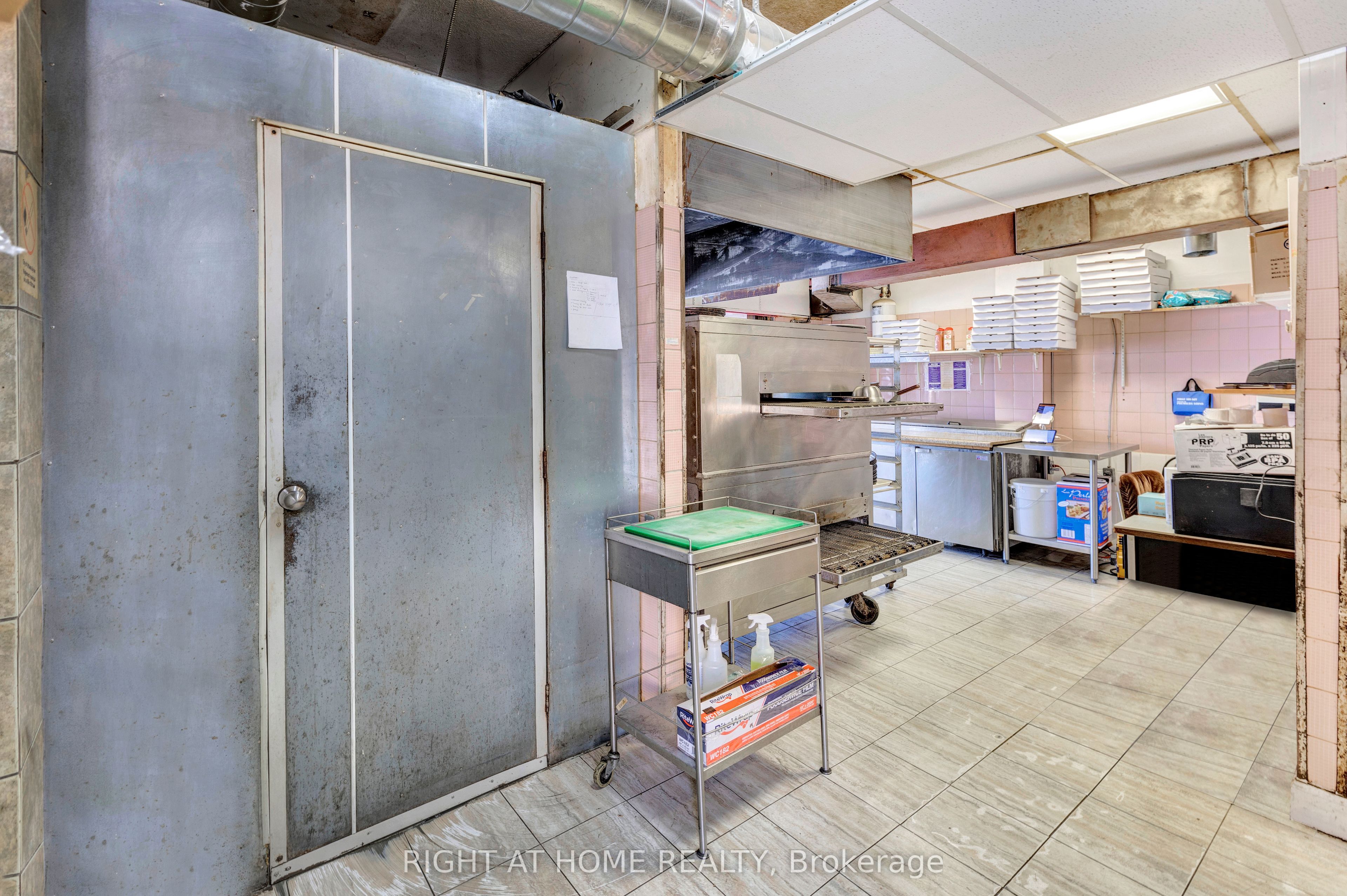 1012 Merivale Road Property Photo 10