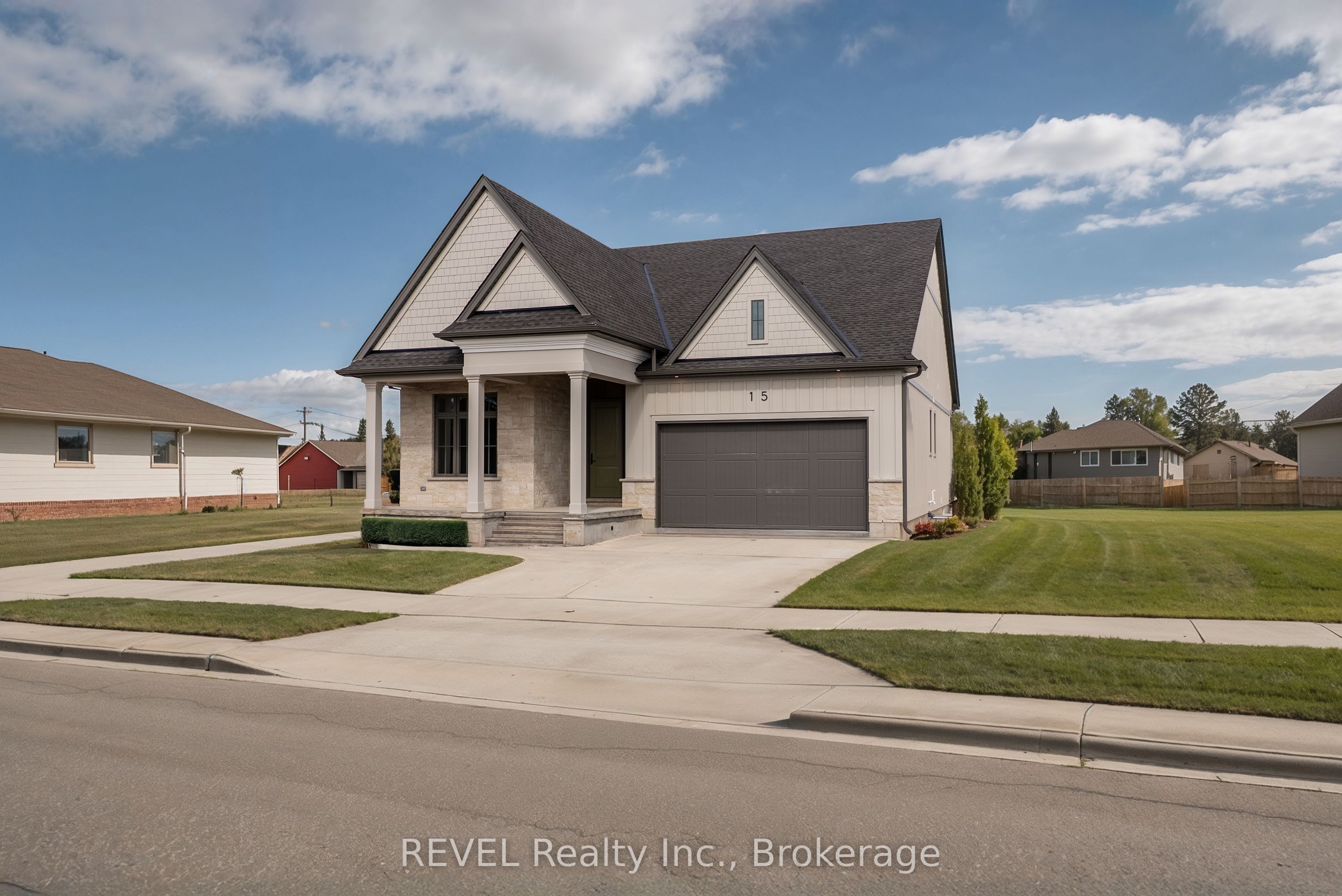 15 Oakley Drive Property Photo 2