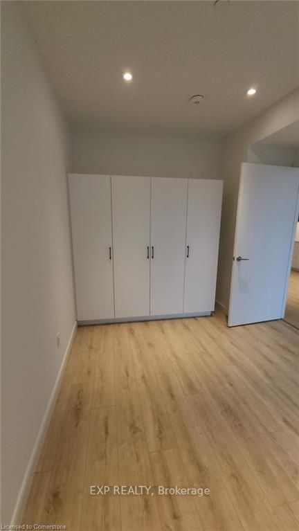 #605 - 741 King Street Property Photo 7