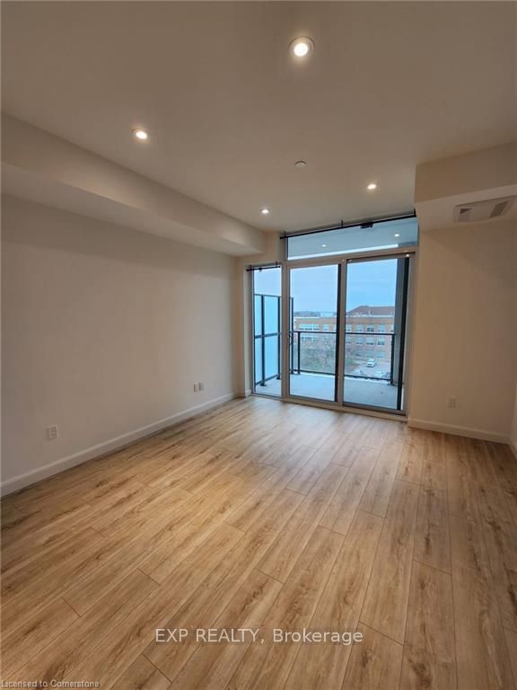 #605 - 741 King Street Property Photo 9