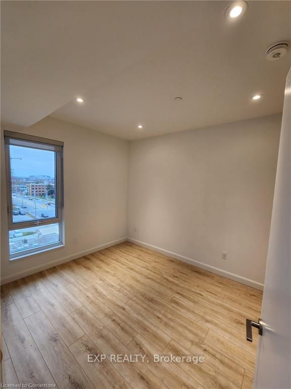#605 - 741 King Street Property Photo 10
