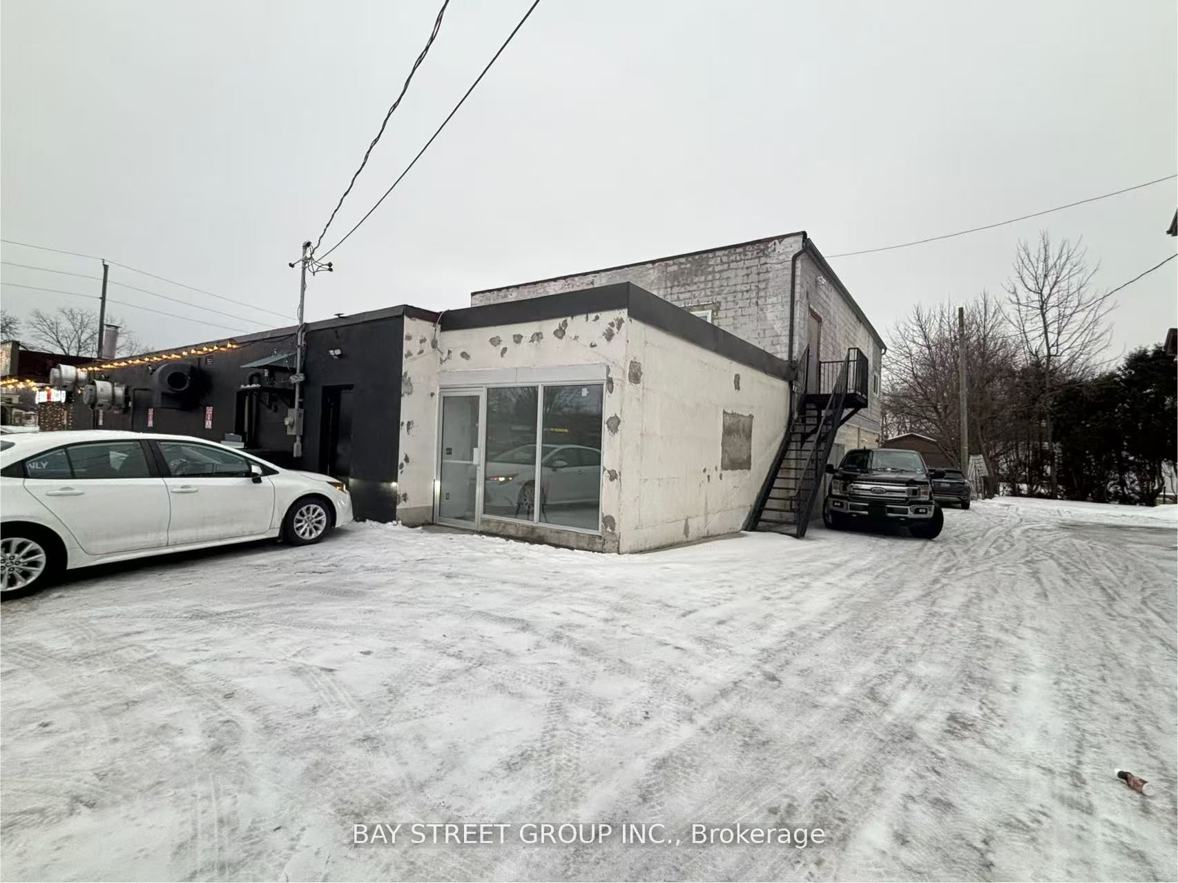 6673 Drummond Road Property Photo 4