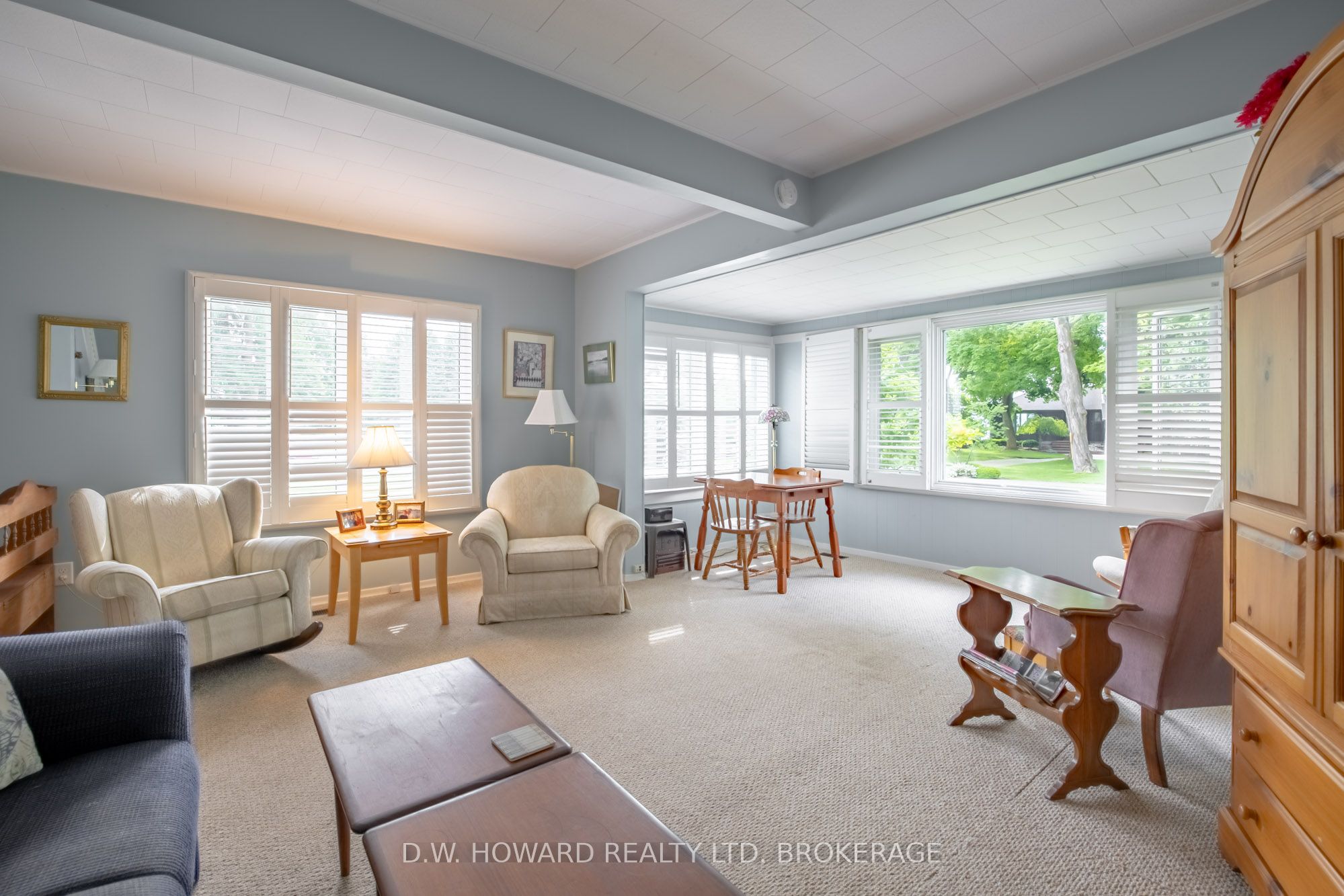 692 Lake Shore Rd Property Photo 6
