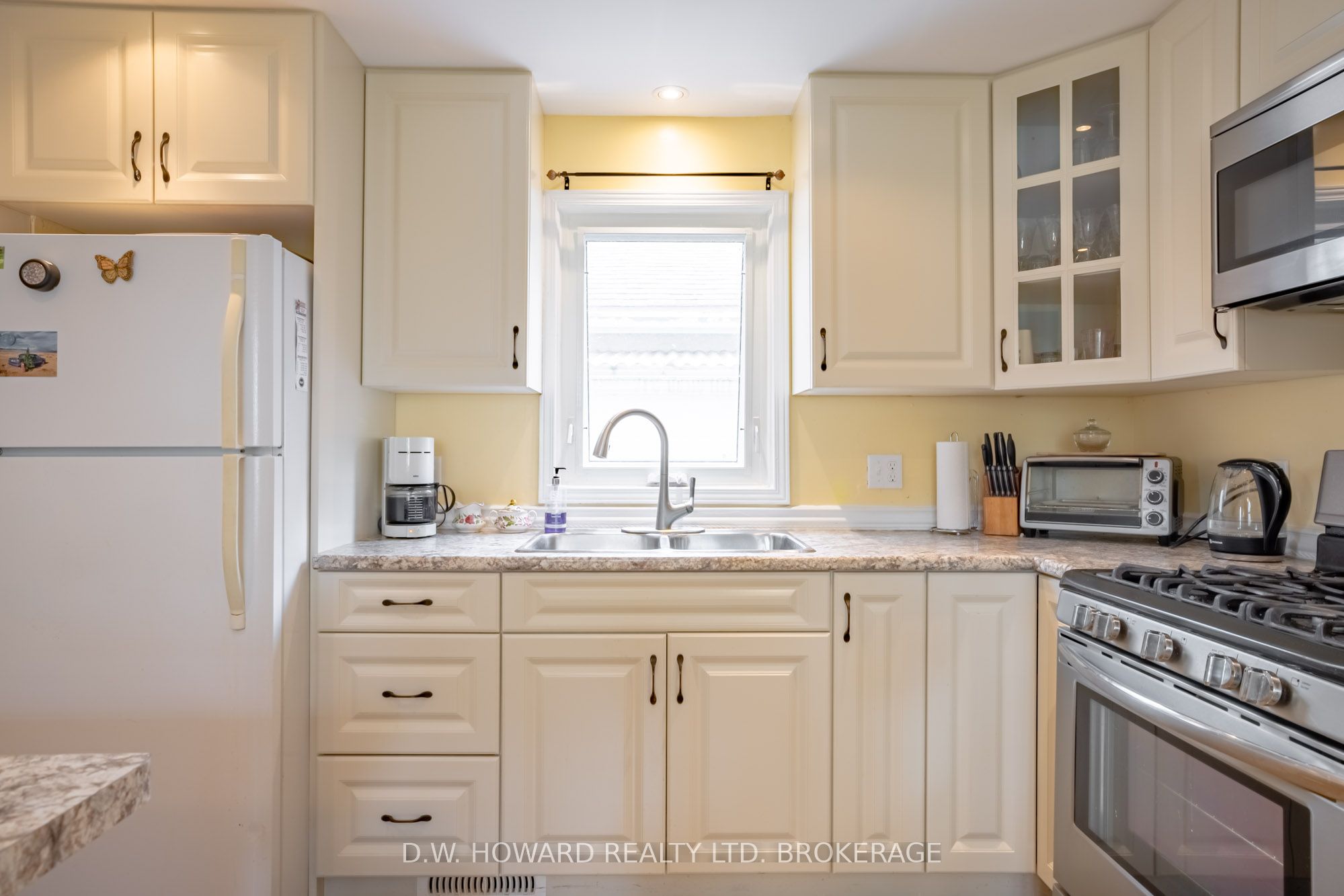 692 Lake Shore Rd Property Photo 13